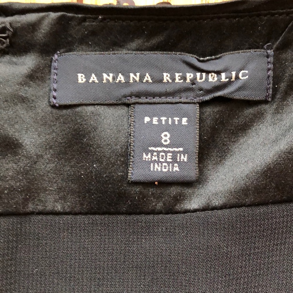 ๐คHP 3/21!๐ค Banana Republic // black sequin skirt - Picture 6 of 8